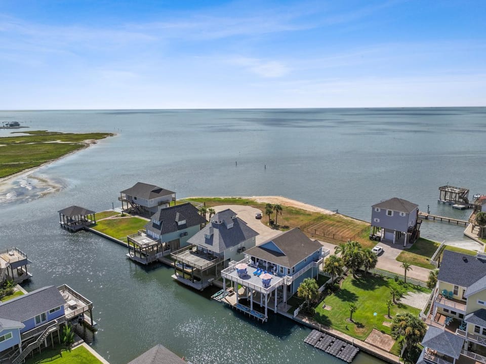 Property building, Natural landscape, Sea view
