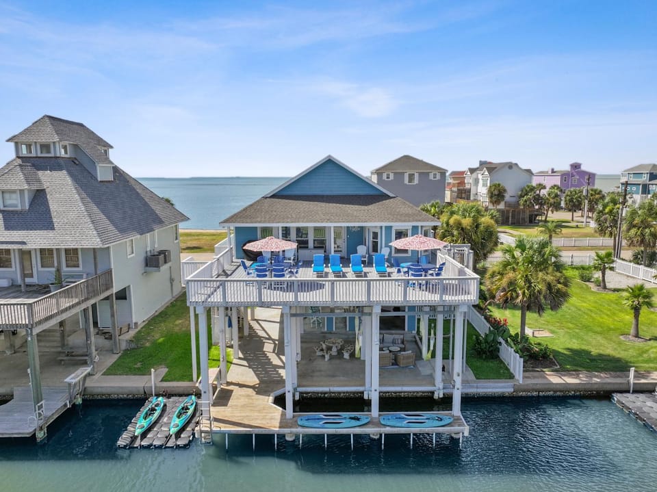 Property building, Patio, Sea view