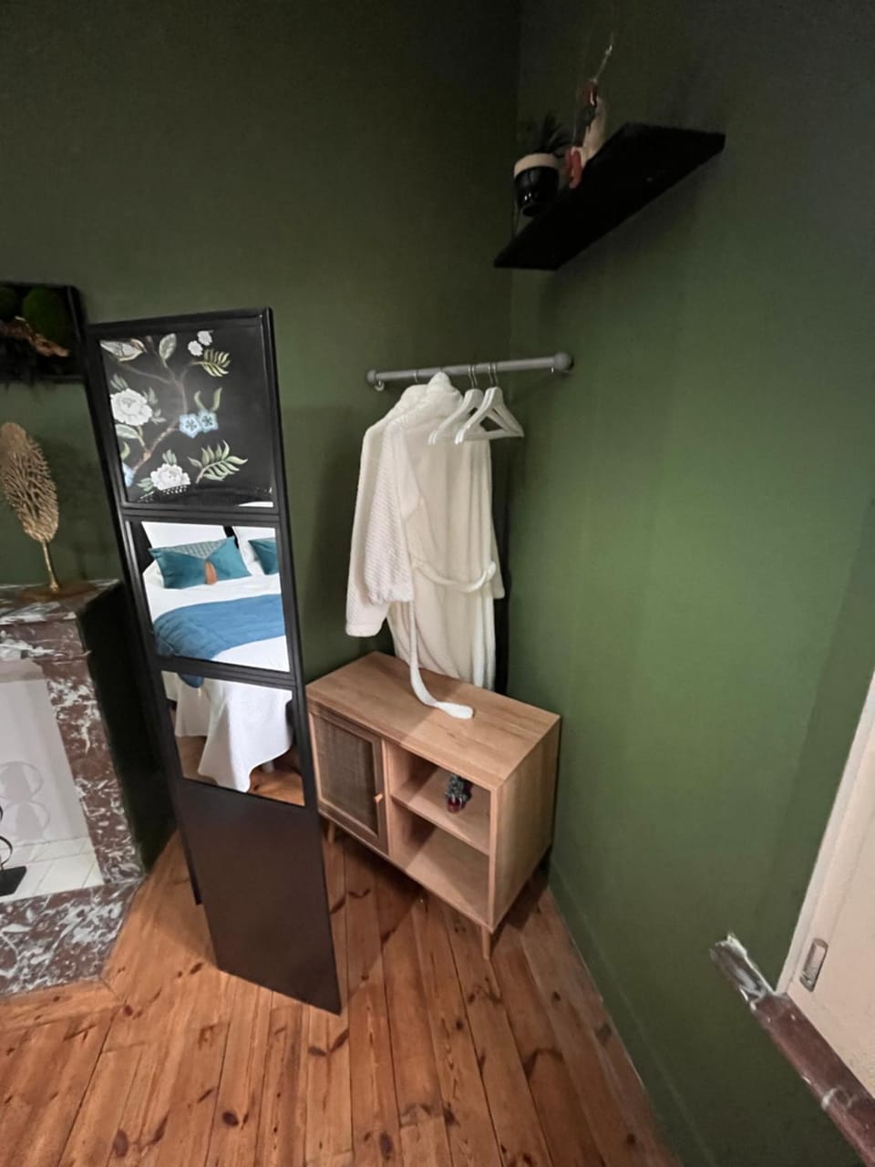 wardrobe, Internal: Not applicable to any particular room