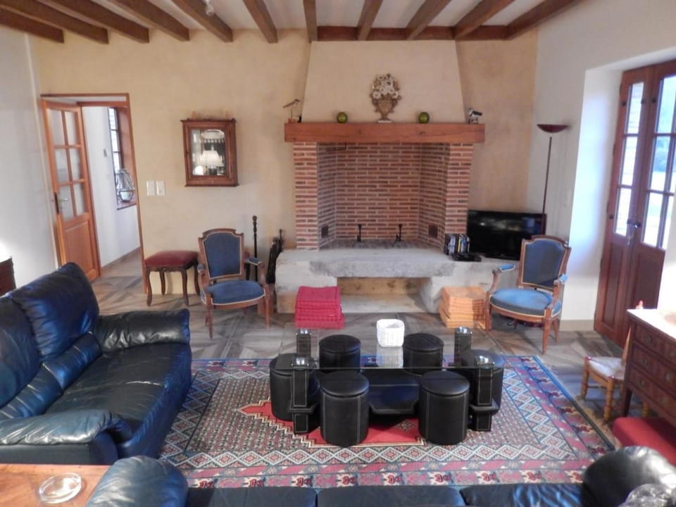 Luxueux gîte avec piscine et Wifi, proche circuit 24H du Mans, animaux bienvenus - FR-1-410-430 House in Pays de la Loire