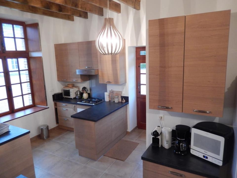 Luxueux gîte avec piscine et Wifi, proche circuit 24H du Mans, animaux bienvenus - FR-1-410-430 House in Pays de la Loire