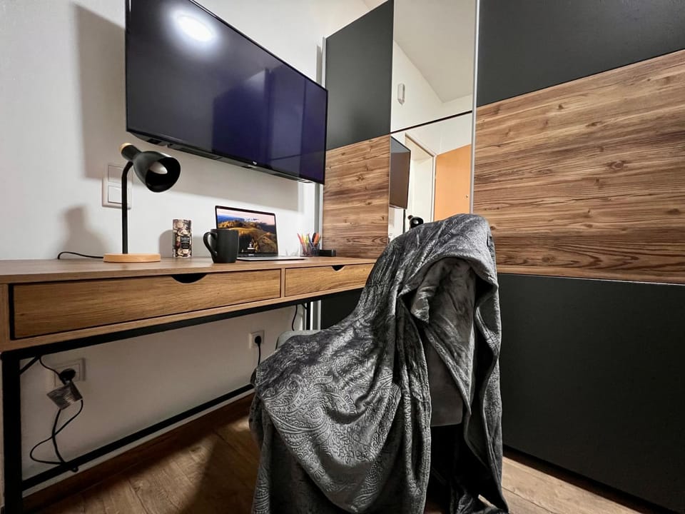 TV and multimedia, Seating area, Evening entertainment