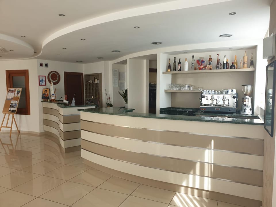 Lobby or reception, Lounge or bar