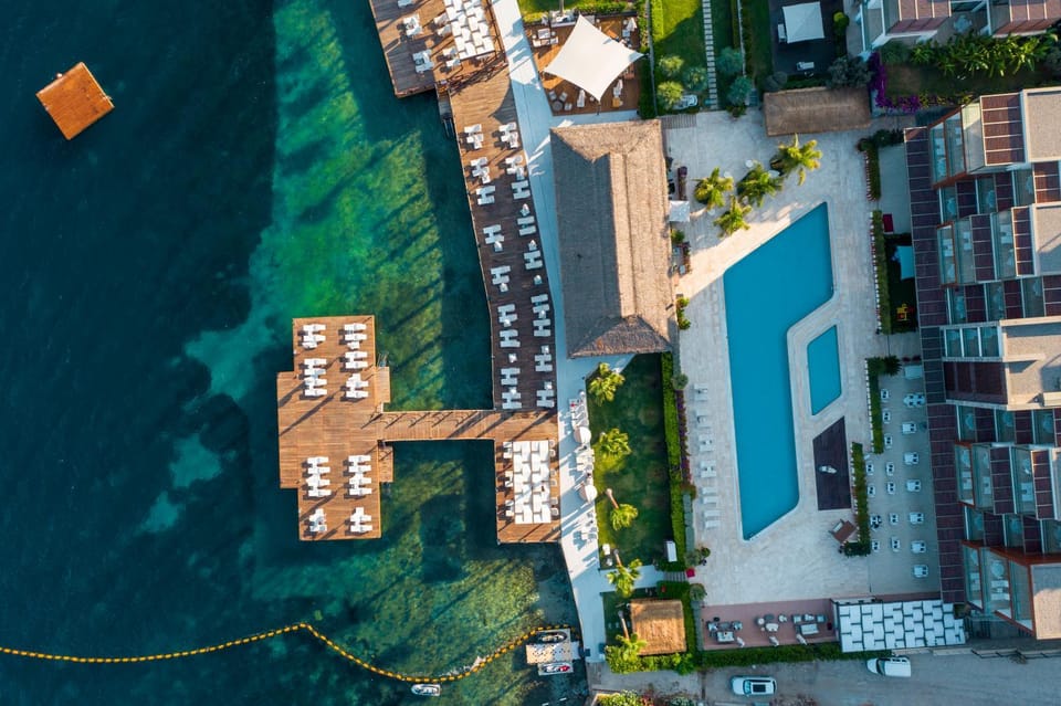 Property building, Day, Bird's eye view, Sea view, Swimming pool