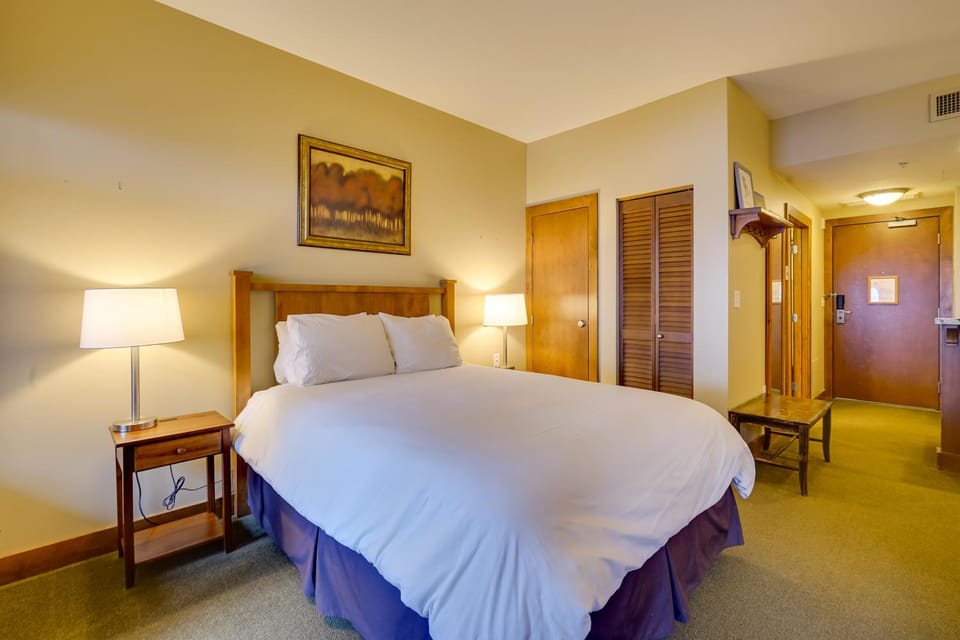 Ski-In/Ski-Out Park City Studio w/ Pool Access! Apartment in Wasatch County