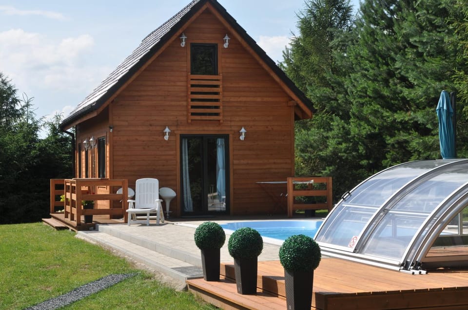Domek Bagienice z basenem House in Poland