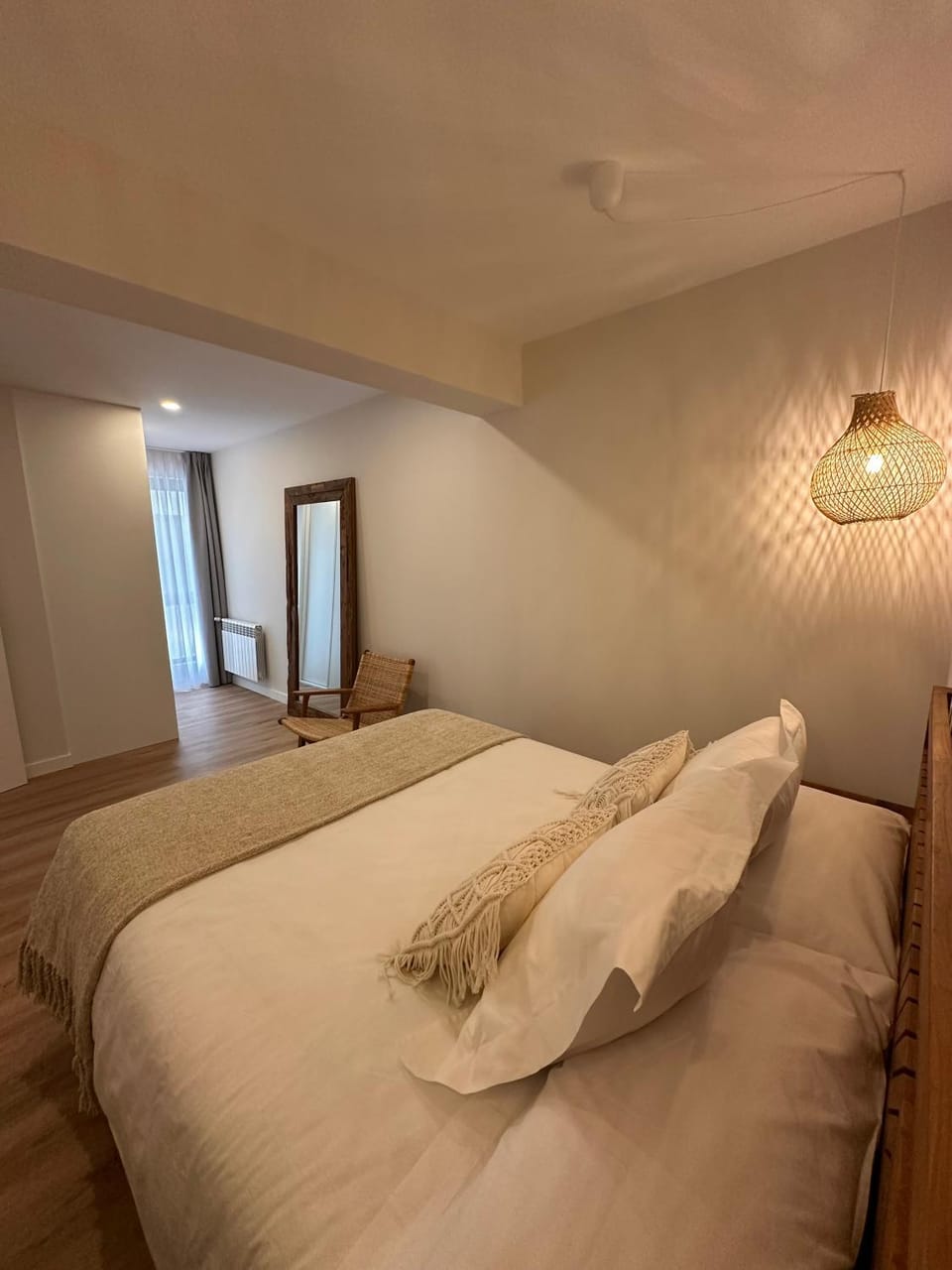Bed, Photo of the whole room