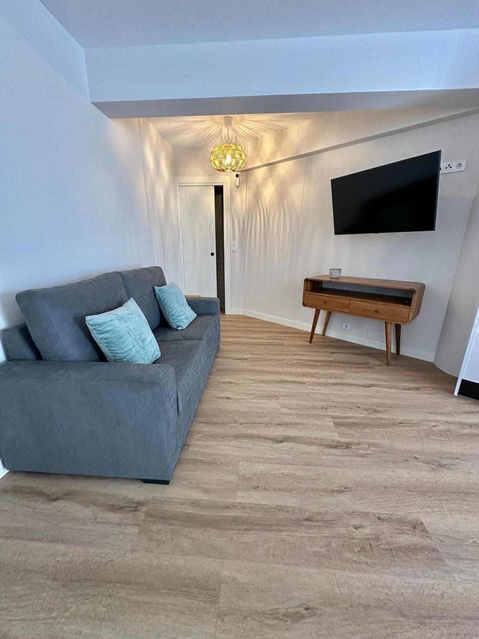 Communal lounge/ TV room, TV and multimedia, Seating area
