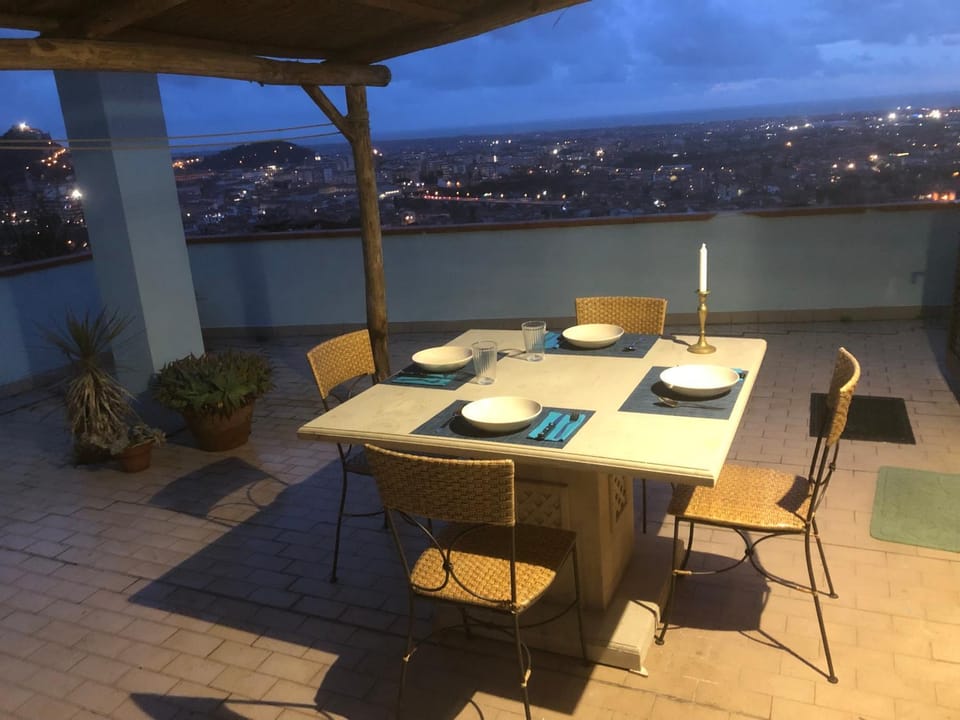 View (from property/room), Balcony/Terrace, City view