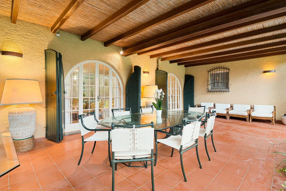 Patio, Seating area, Dining area