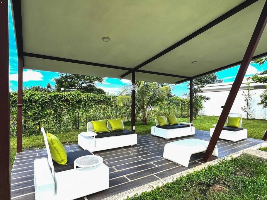 Modern & convenient condo in Jaco downtown Apartment in Jaco