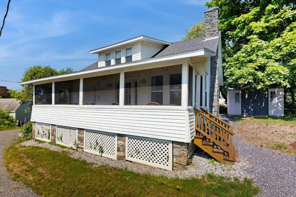 Property building, Day