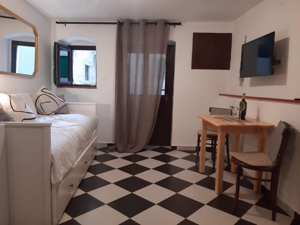 Lamar Apartment in Cres