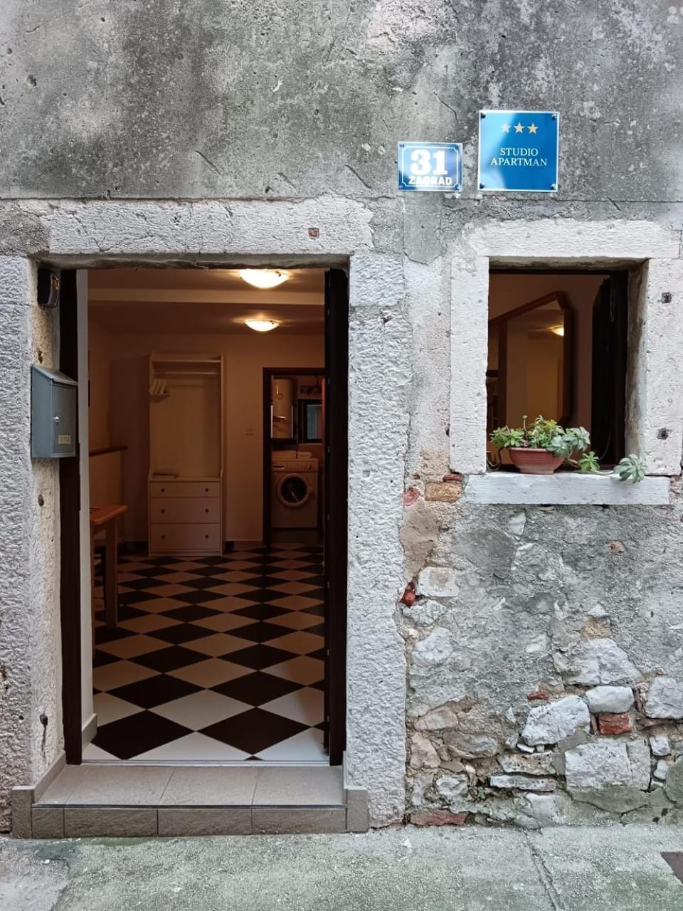 Lamar Apartment in Cres