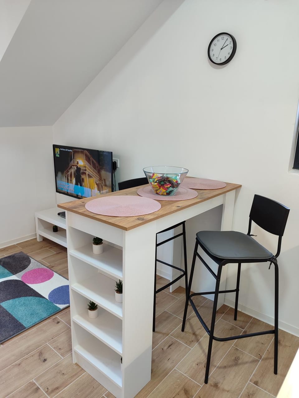 TV and multimedia, Dining area