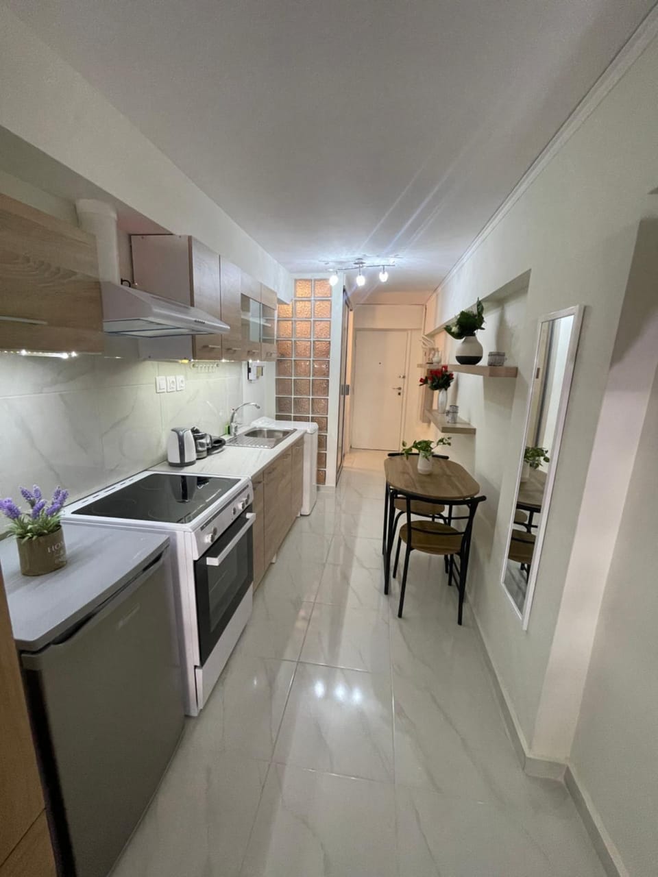 Kitchen or kitchenette, Photo of the whole room, Dining area, oven, pet friendly