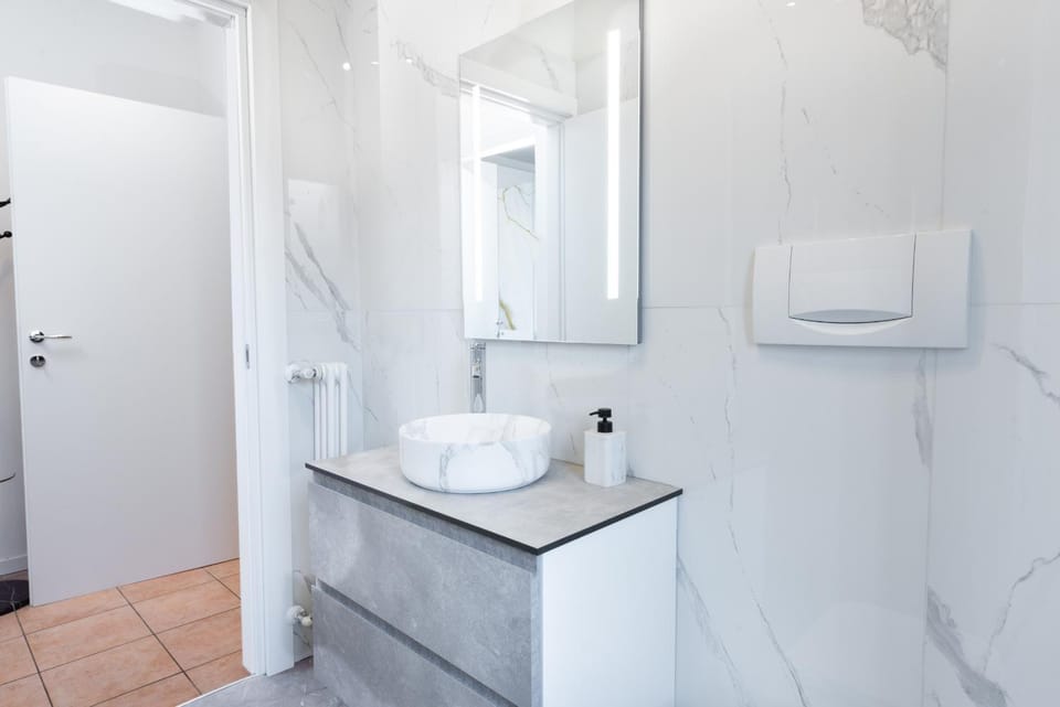 Shower, Bathroom, towels