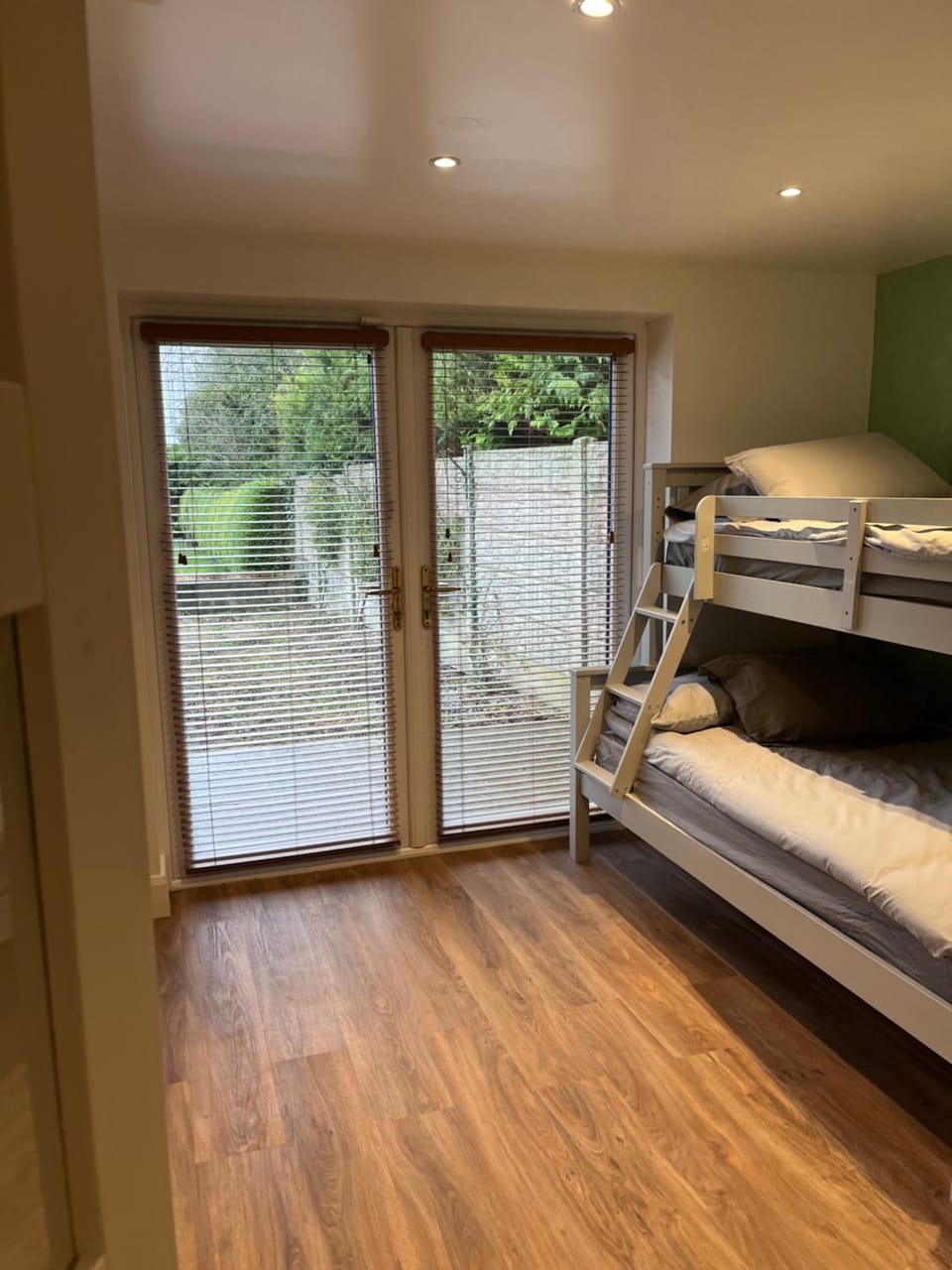 Bedroom, bunk bed