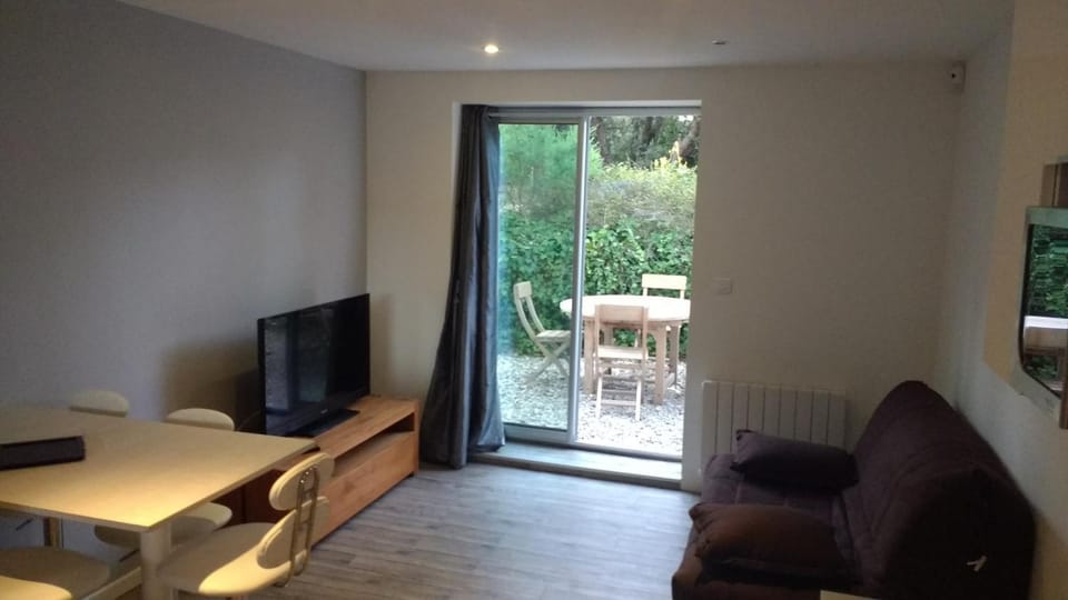 TV and multimedia, Seating area