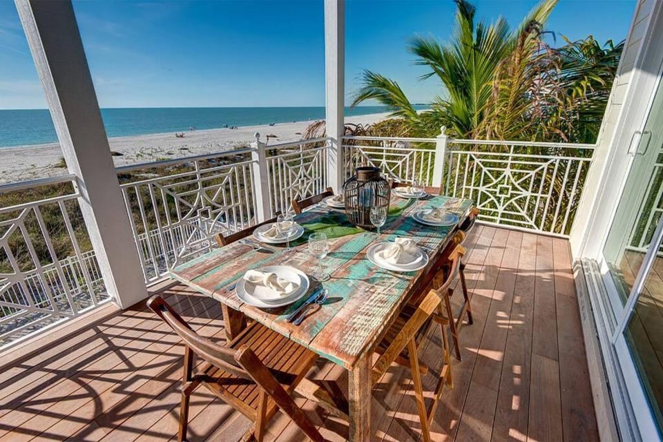 Patio, Day, Natural landscape, View (from property/room), Balcony/Terrace, Balcony/Terrace, Seating area, Dining area, Beach, Sea view