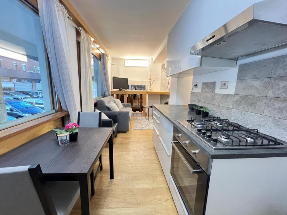 Kitchen or kitchenette, Living room, Seating area, Dining area, dishwasher, minibar, pet friendly, stove