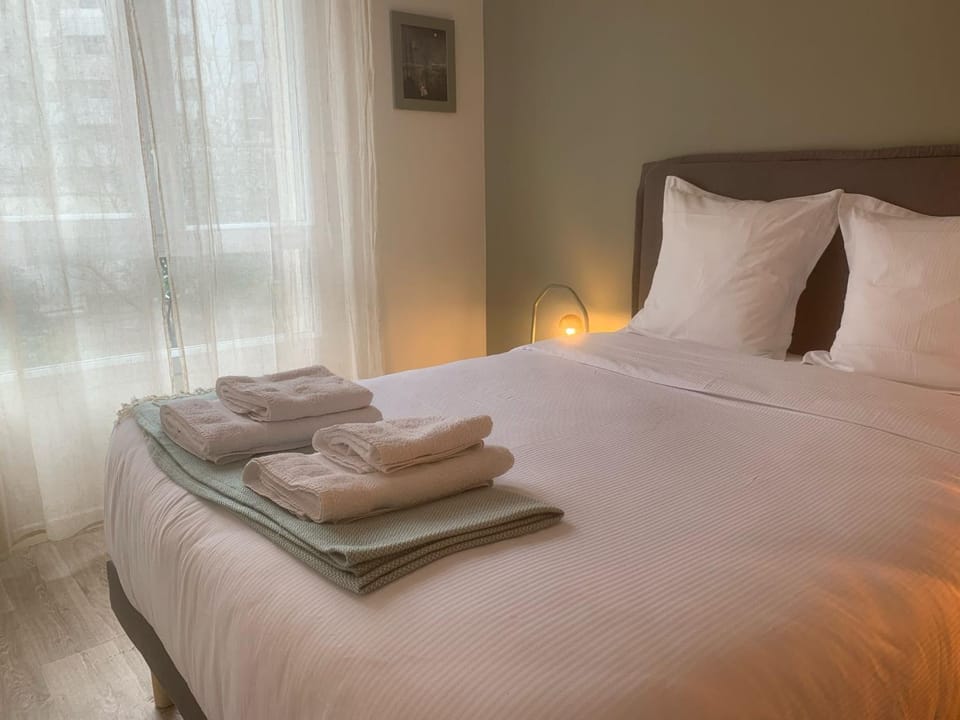 Bed, Photo of the whole room