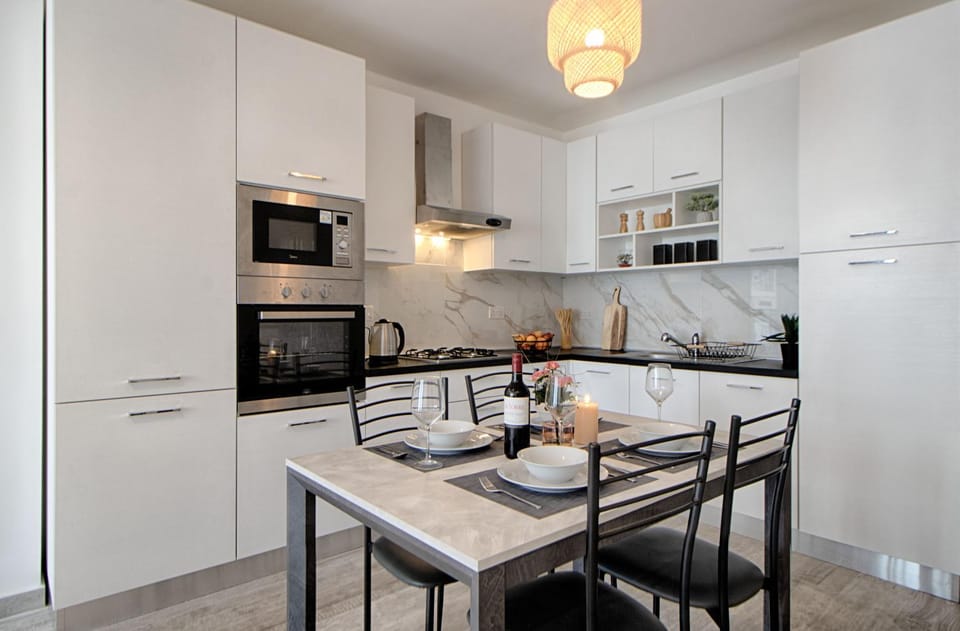 Bright 2 Bedroom 2 Bath Apartment close to sea Apartment in Saint Paul's Bay