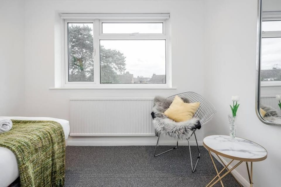 Newly renovated 5 Bed - LONG STAY discount House in England