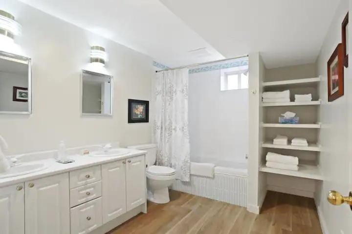 Shower, Toilet, Bathroom, Bath, towels