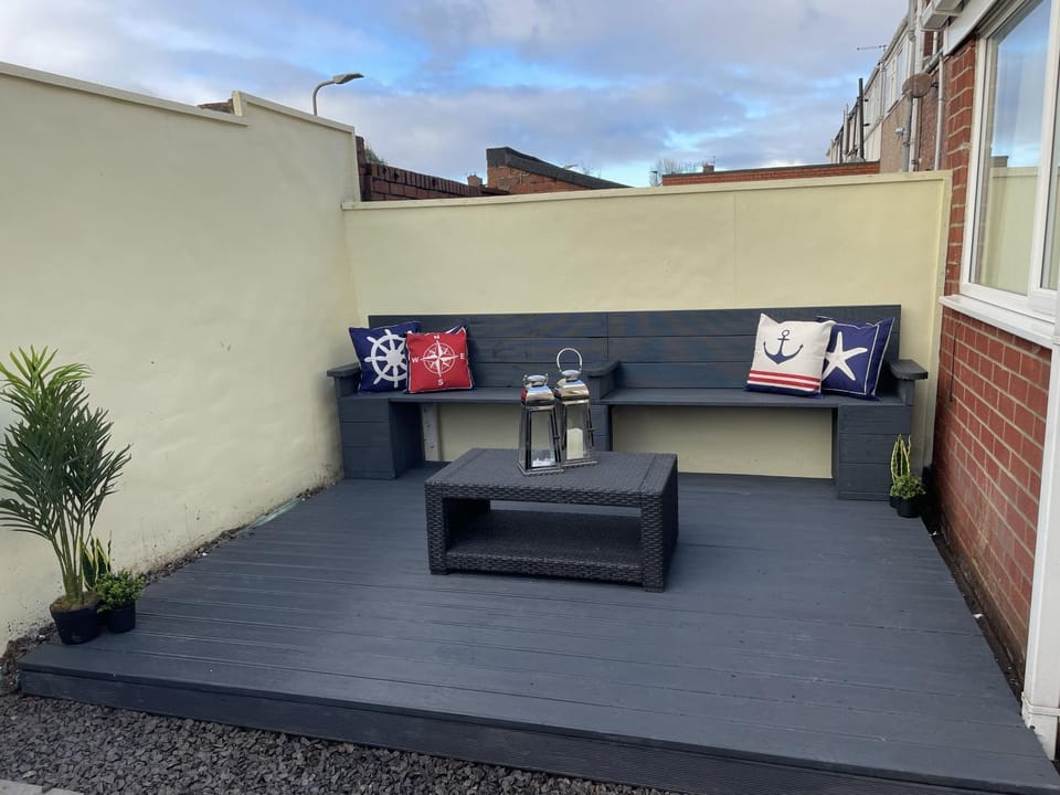 Patio, Seating area