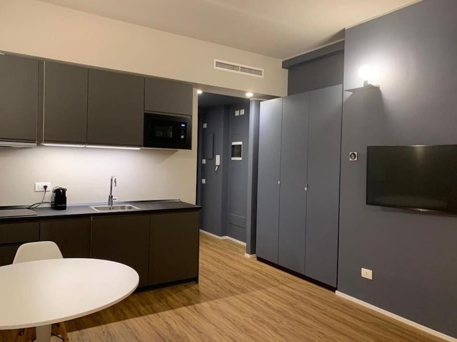 VillaFiera, Studio at Metro, easy parking, near Fiera Apartment in Rho