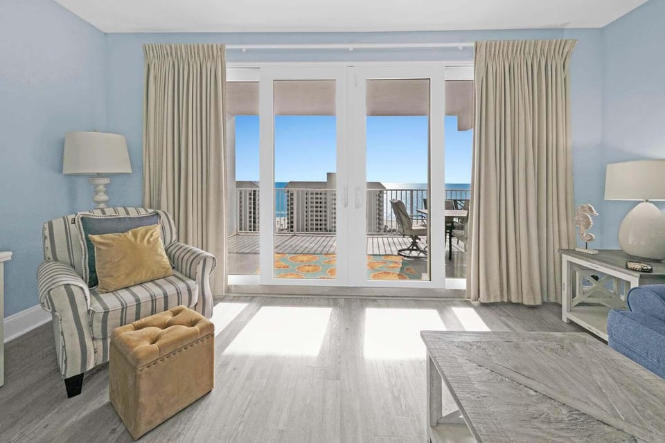 Laketown Wharf 1120 by Emerald Coast Retreats Apartment in Panama City Beach