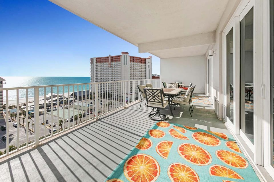 Laketown Wharf 1120 by Emerald Coast Retreats Apartment in Panama City Beach
