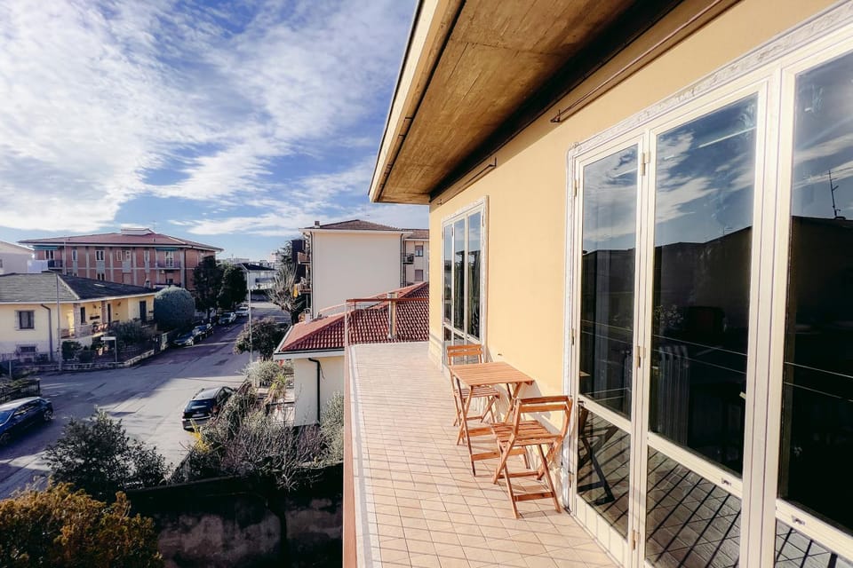 Property building, Day, Neighbourhood, View (from property/room), Balcony/Terrace, Balcony/Terrace, Dining area, Street view, Parking