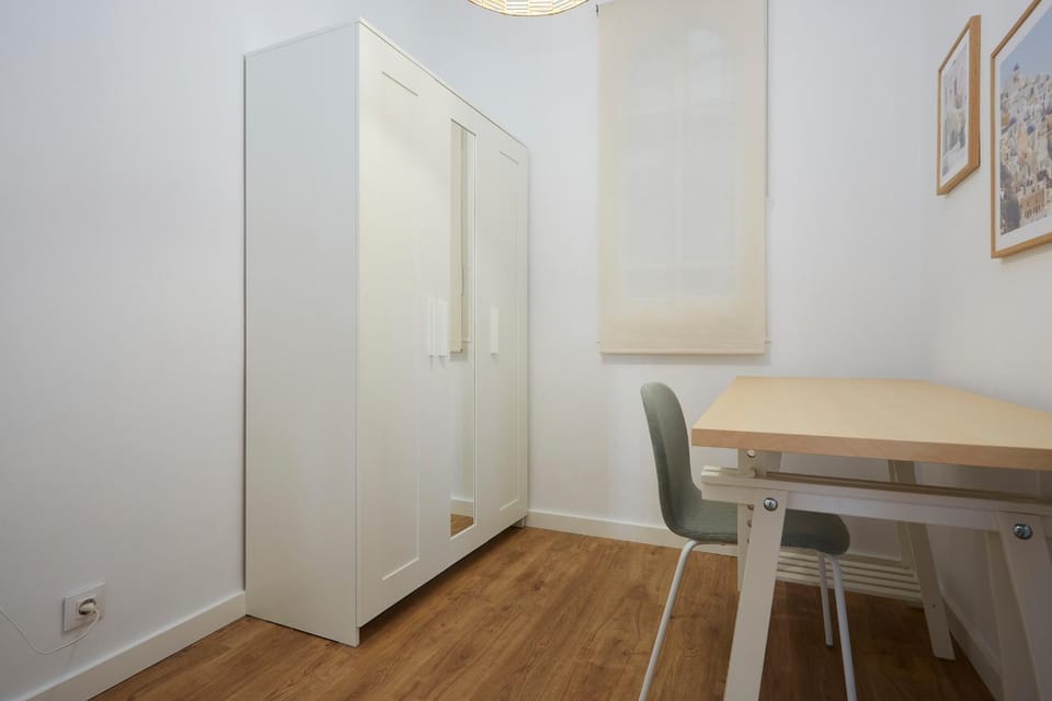 61PAR1014- Magnifico apartamento recientemente decorado en Poble Sec Apartment in Barcelona