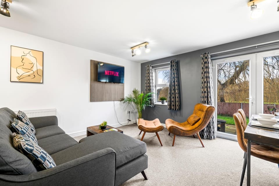 TV and multimedia, Living room, Dining area