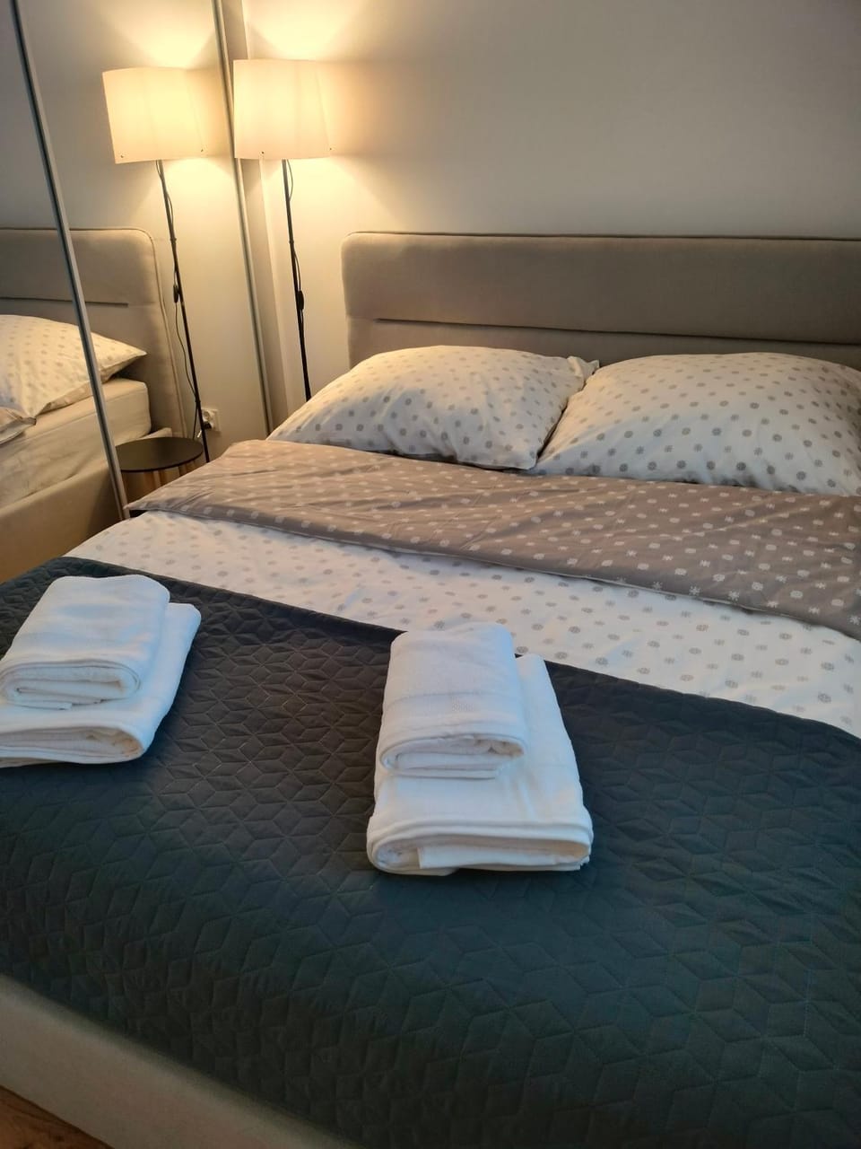 Bed, Photo of the whole room, Bedroom, towels