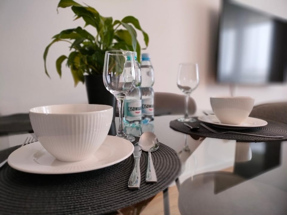 TV and multimedia, Food and drinks, Dining area, Drinks