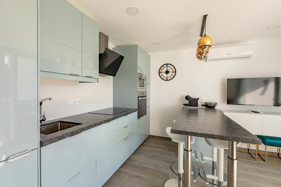 Chic & Stylish near Yumbo Apartment in Maspalomas