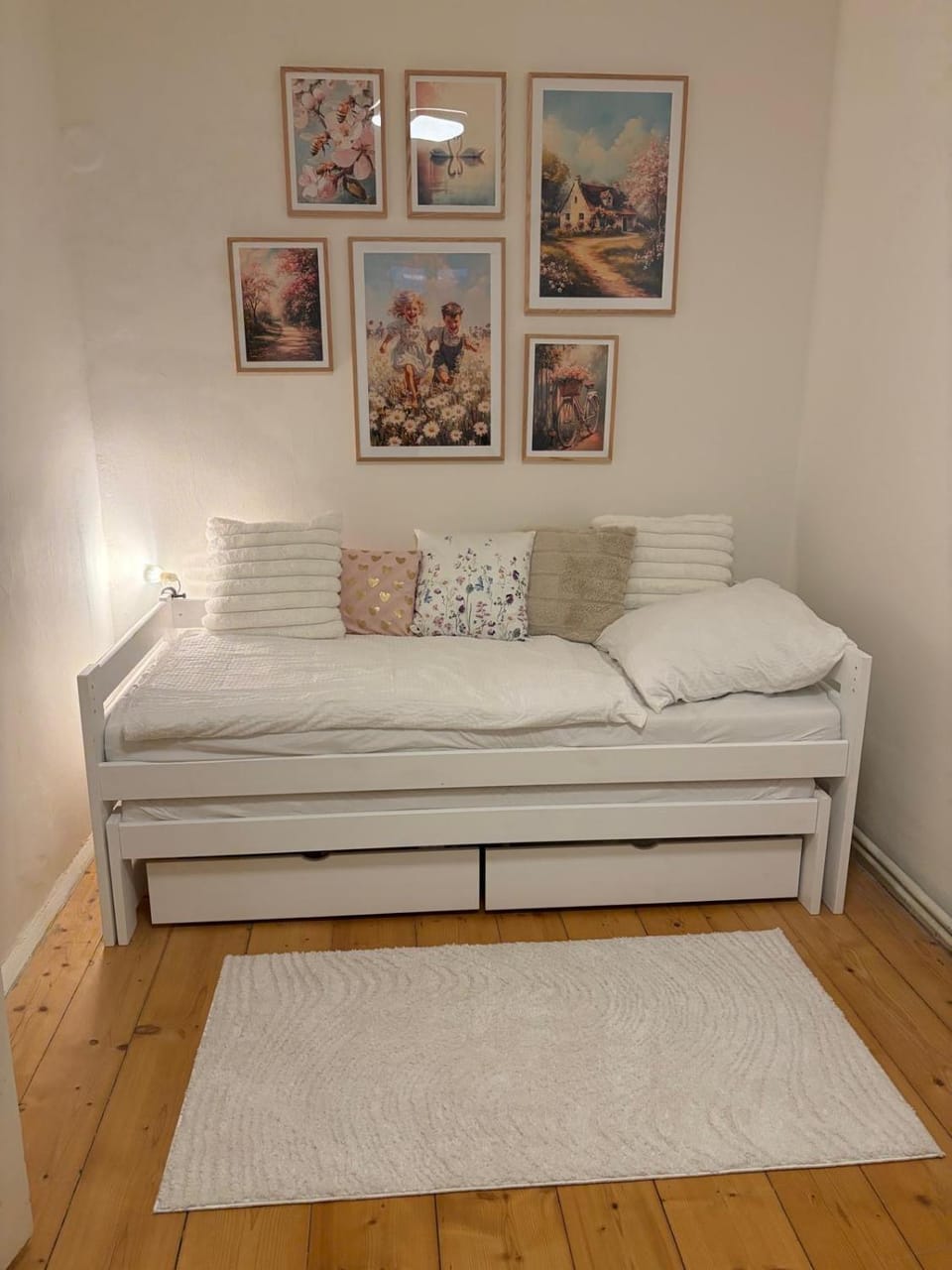 Bed, Photo of the whole room, children