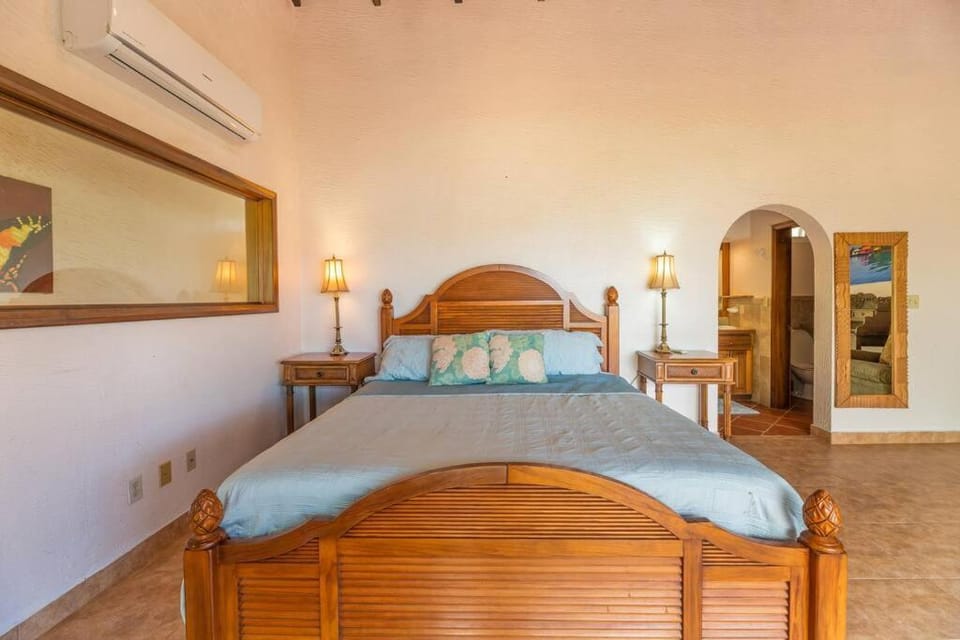 Bedroom, air conditioner