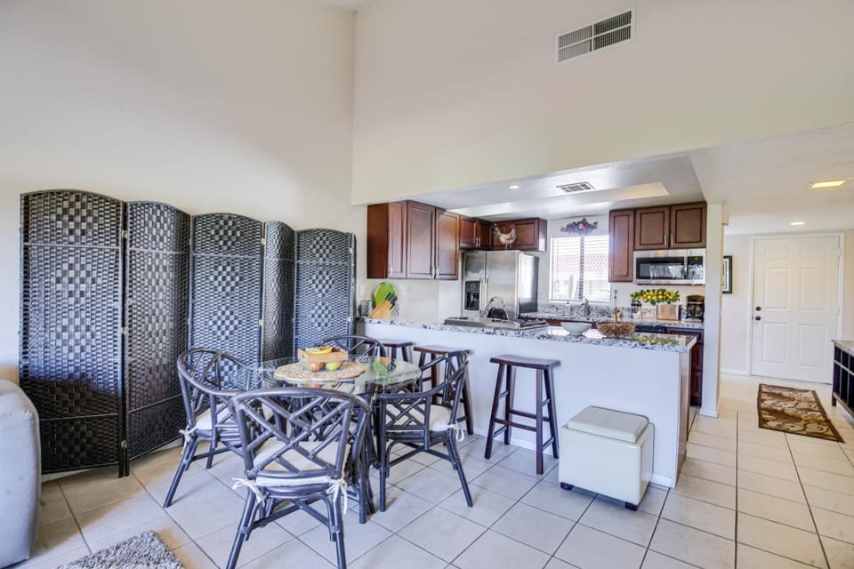 Palm Desert Condo w/ Patio & Golf Course Views! House in Palm Desert