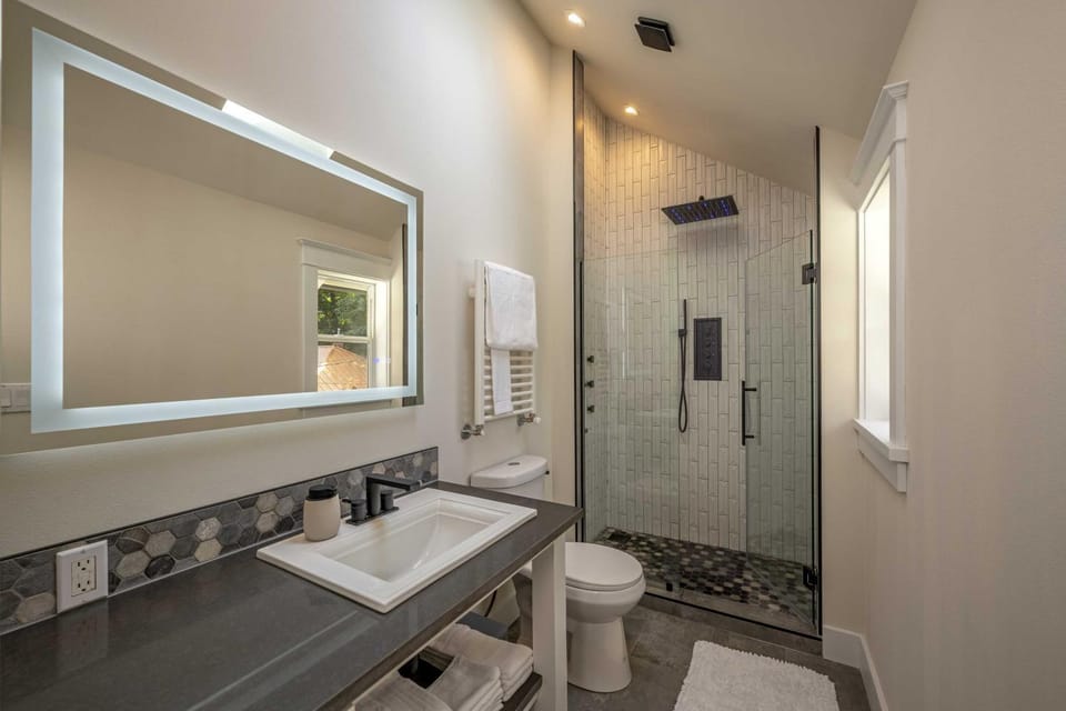 Shower, Bathroom, towels