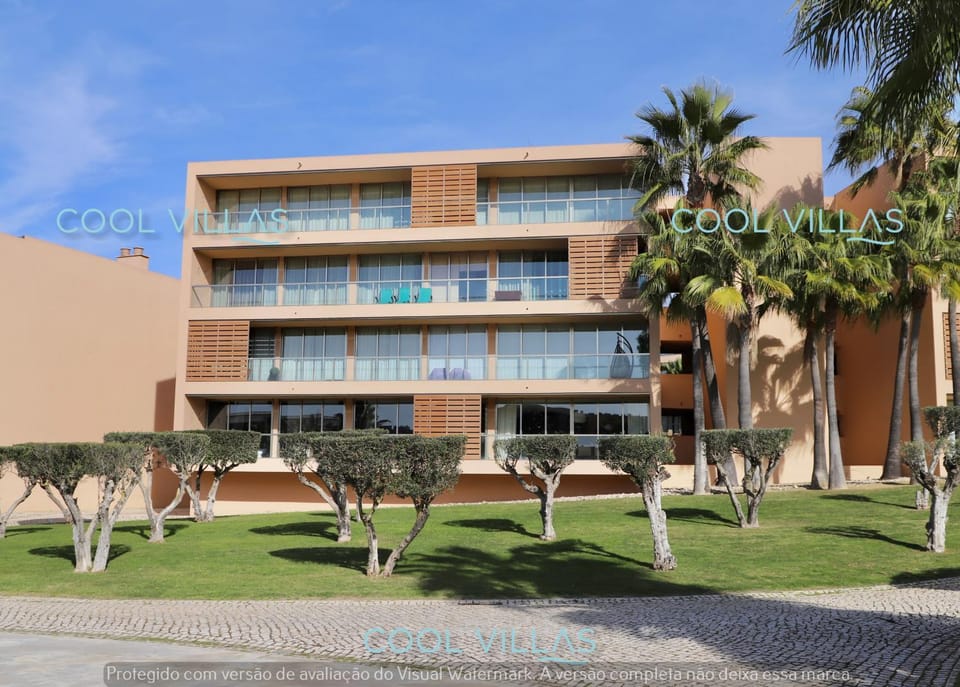 Property building, Facade/entrance, Off site