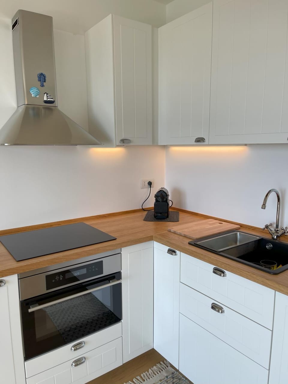 Coffee/tea facilities, Kitchen or kitchenette, dishwasher, fireplace, minibar, pet friendly, stove