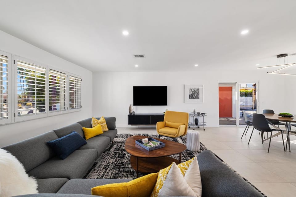 TV and multimedia, Living room, Seating area