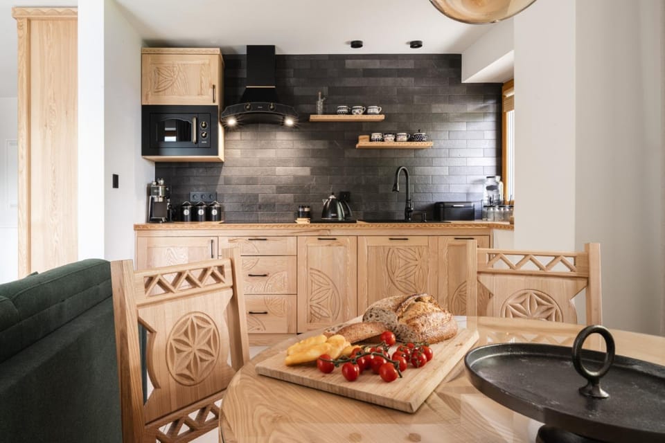 Kitchen or kitchenette, Living room, stove