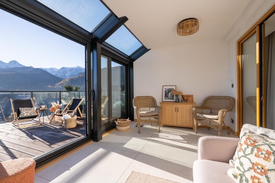 View (from property/room), Balcony/Terrace, Mountain view