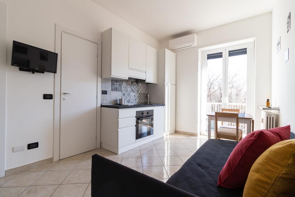 Kitchen or kitchenette, Living room, Seating area, stove