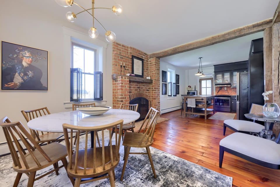 Dining area, flat iron